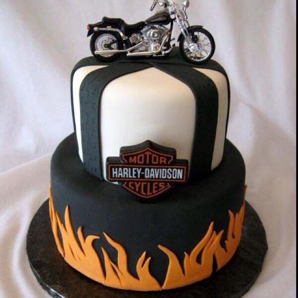 Motor ve hız tutkunları için harika bir pasta tasarımı...