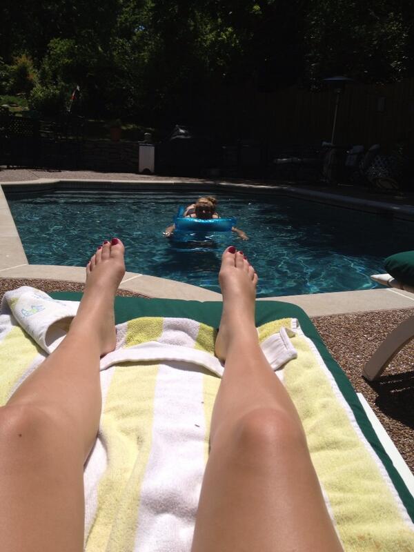 CBohleber's tweet photo. Poolside with a hottie @echestnutz00 http://t.co/ZDn1u8238z