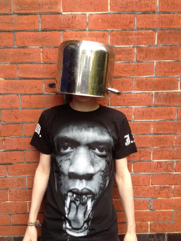 ThingsOnDers's tweet photo. Cooking Pot. http://t.co/0bZNG6B1Ho