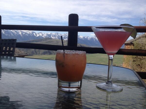 amyharmon22's tweet photo. Happy hour with mom at the granary! http://t.co/9t95bJpFez