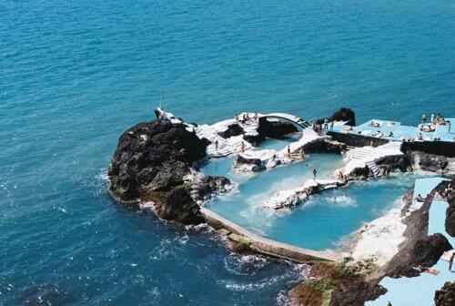 PoolPorn's tweet photo. Amazing tidal pools next to the sea. http://t.co/p6Mp8hBXRp