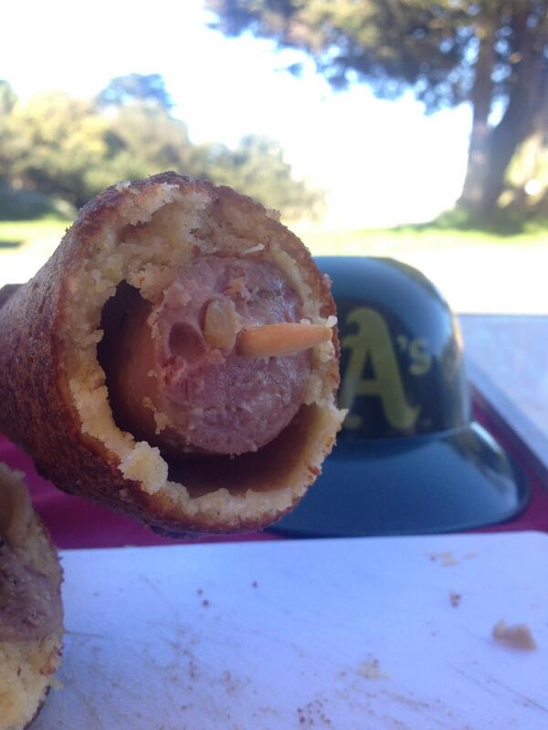 SticksCornDogs's tweet photo. Upper haight farmers market tomorrow from 3-7pm. #delciousasscprndogs #corndogs http://t.co/gXovSgedlo