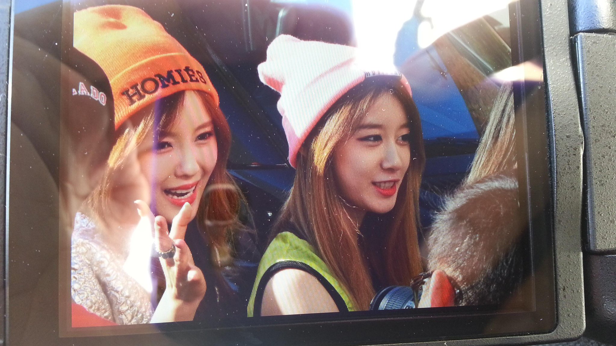 BKRD8vsCEAEaMb1.jpg:large