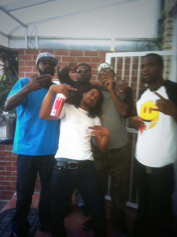 SelfMadeBunk's tweet photo. CROWZ IZ WAH I FLY WIT http://t.co/tL9Z0oGeJh