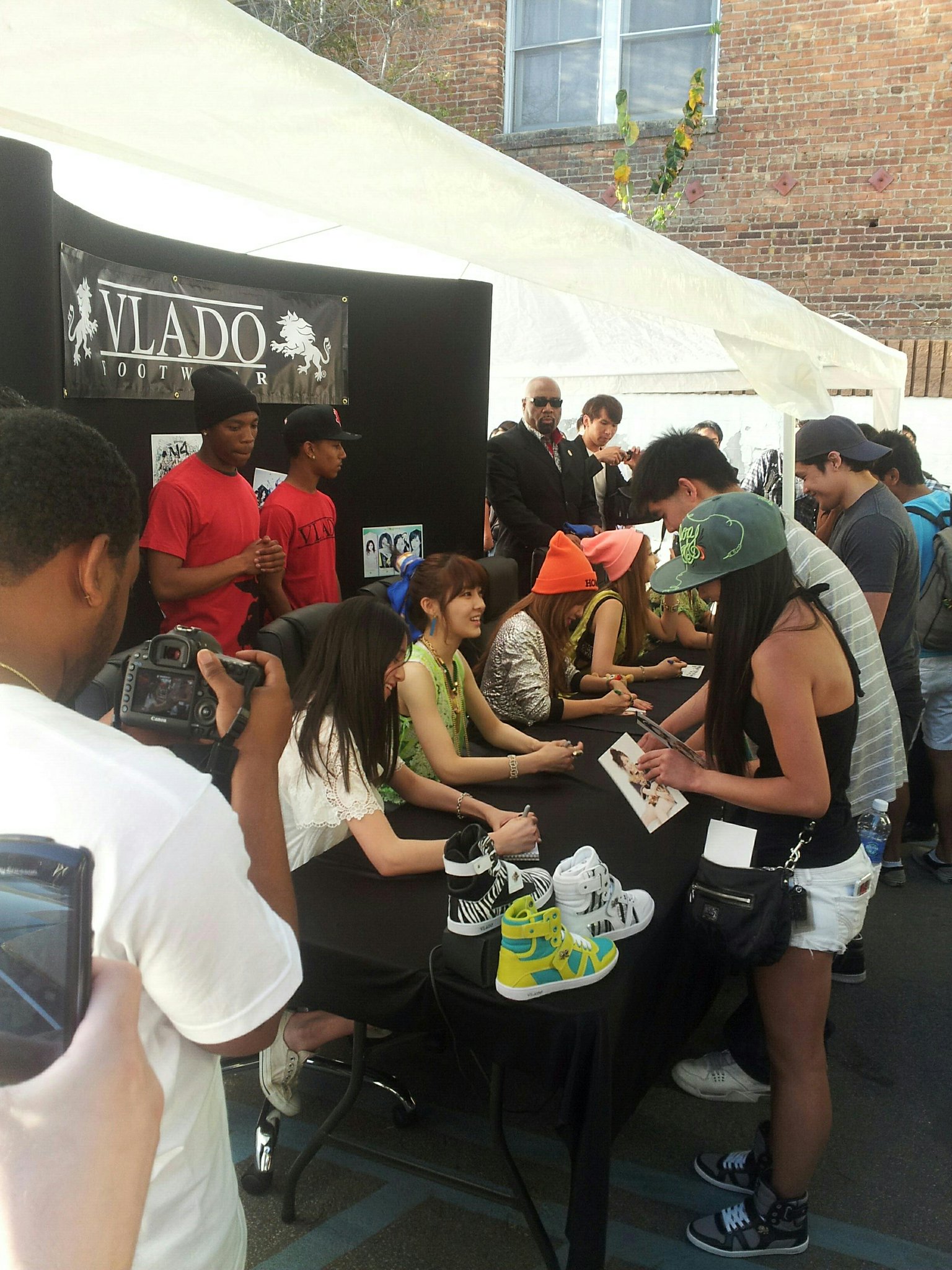 BKRR04gCUAAi4H9.jpg:large