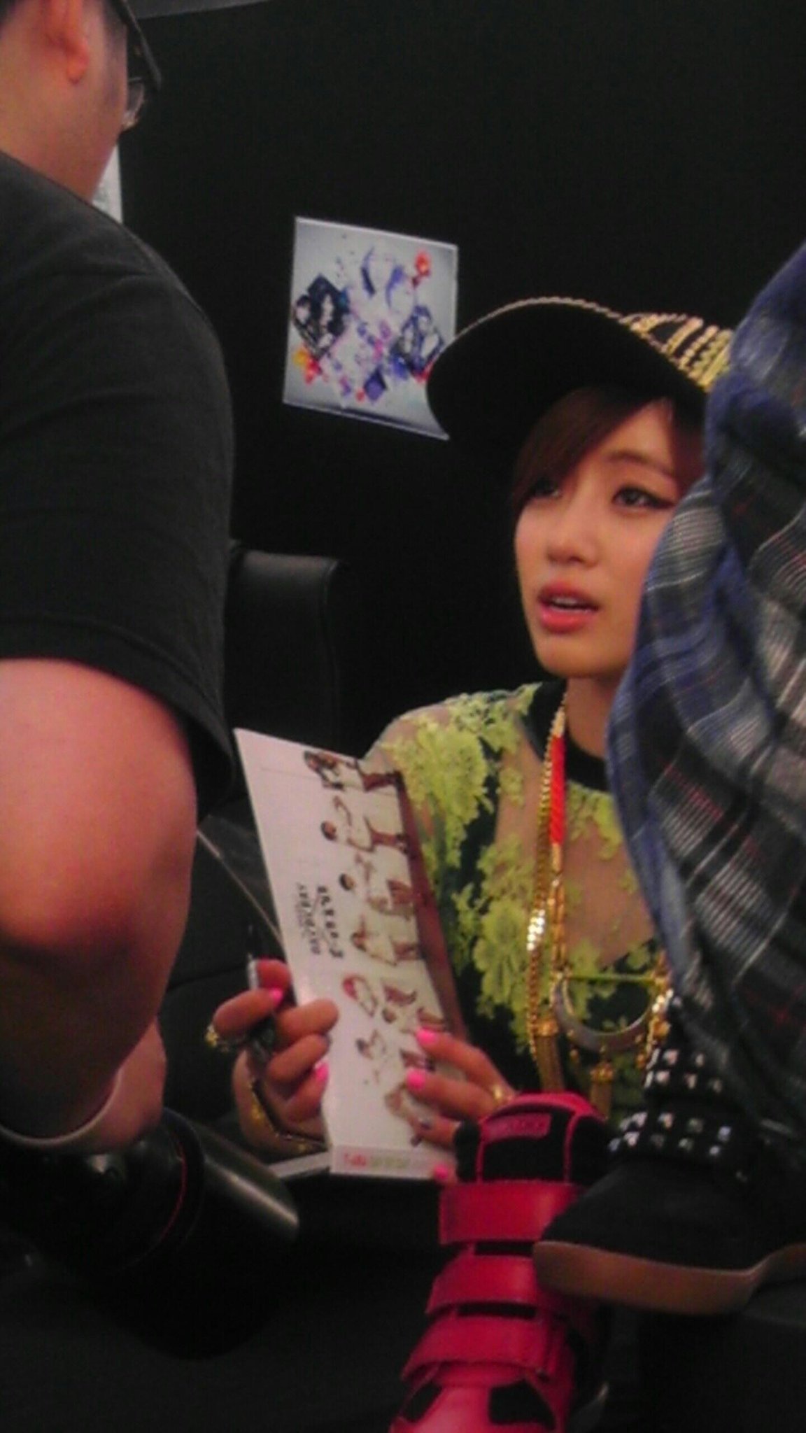 BKRR1yKCUAAzLOR.jpg:large