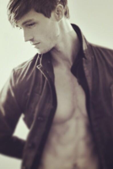 kaylo_10's tweet image. My boy @josiahhawley is moving on to next week! #greatjobbabe #loveyou 😘