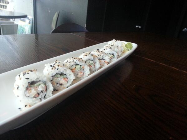 Bc_Bistro's tweet photo. Chop scallop is in! New feature roll tonight is  Chop scallop and cucumber for $6 #sushi #featureroll #chopscallop http://t.co/VEFFu9fmGr