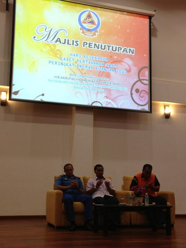 JPAMKuantan's tweet photo. Majlis penutupan hari kecekapan KAPA Daerah Kuantan 2013 di rasmikan oleh Mej (PA) @NazriMeskam http://t.co/FrmHChgfKO