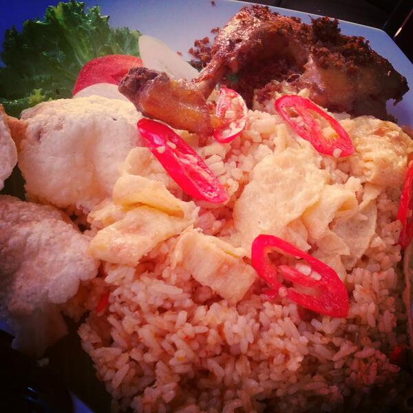 khaspapi's tweet image. Nasi goreng kencur, masakan tempo dulu yang bikin kangen.. ;) Find it @khaspapi come and try