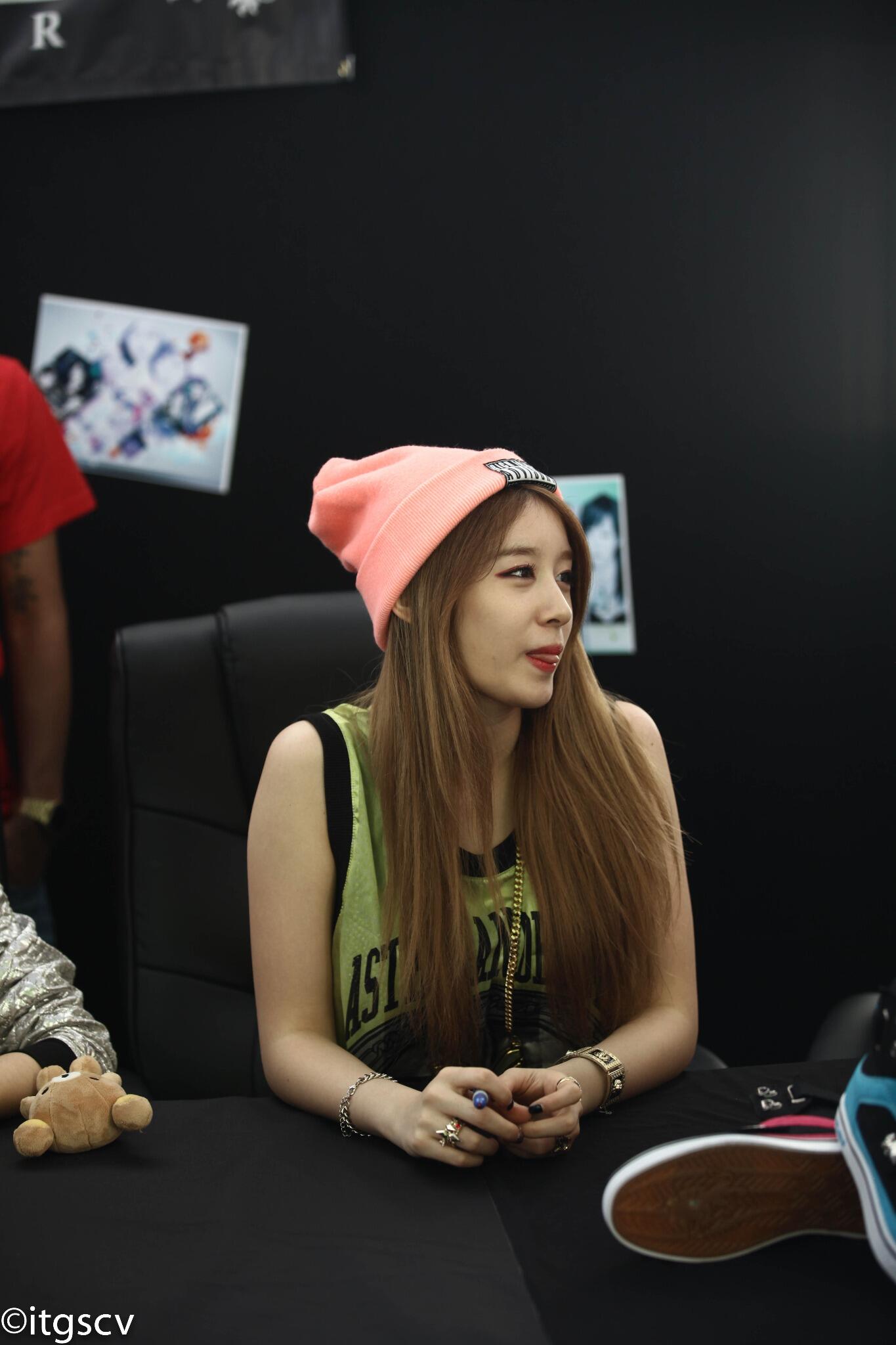 BKSGHPXCUAEuyJB.jpg:large