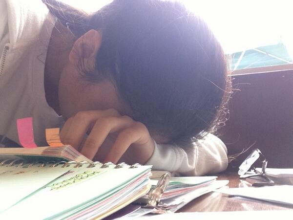 andakosasie's tweet image. Chemishtry ish sho hard #examscomingup #killme #willfail #everything