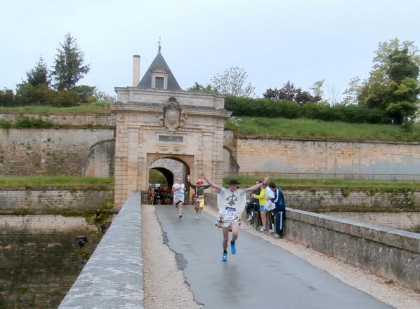 MarathonBlaye's tweet photo. Quel Succès !!! N'hésitez pas à laisser un commentaire sur le #marathon des #vins de #blaye : http://t.co/zDkDzm51Oj http://t.co/JG8nfhCXx7
