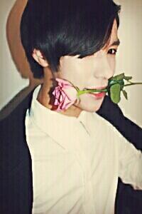 _fosreach's tweet photo. 뒤늦은 로즈데이선물입니다! http://t.co/9SlbGHgjQ7