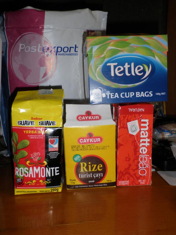 tochnoloby's tweet photo. #Tetley from Aussie, #matteleao from Brazil, #rosamonte from Argentina #cayi ! 
#çayolmasaydı  #globalgiftexchange http://t.co/jea1klfzSz