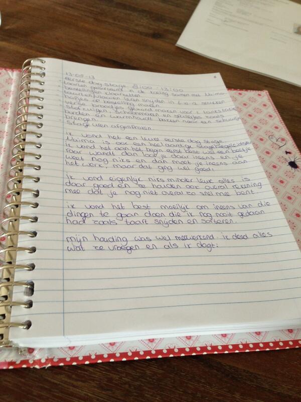 kusje_marsha's tweet image. pfffff schrijven ... #moeva