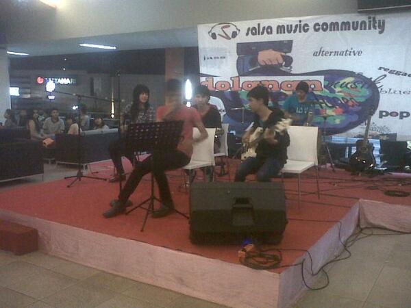 SalsaCommunity's tweet photo. @phoemaband http://t.co/LpJsh76Wie