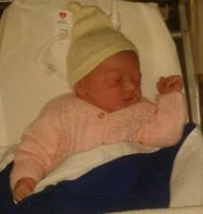 augarte82's tweet photo. Bienvenida LOURDES UGARTE!! Mi sobrina 22 (La Loca). Felicitaciones a Guillo y Cata! http://t.co/XI2HhAQ5F8