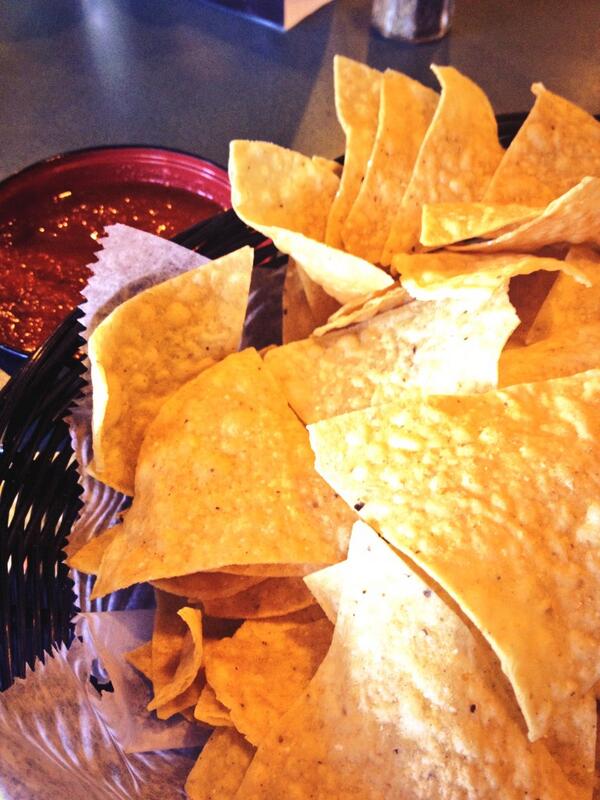 LovelyIVO's tweet image. Awaiting @iam_zach #LunchBreakDate Must be love, cause normally I dont wait!