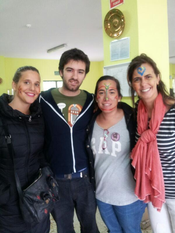 mariafLQDVI's tweet photo. una mañana increíble en el voluntariado de @LQDVI  con @kliquerpasiva  ,@aluchi17 y @pabloarbaizar http://t.co/qq88ermXv2