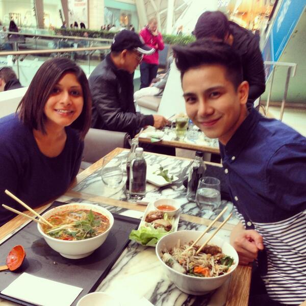 Ralphmont's tweet photo. Ready to #feast with @TawakleyAarti for #Vietnamese feast http://t.co/Ho3ULQr2dE