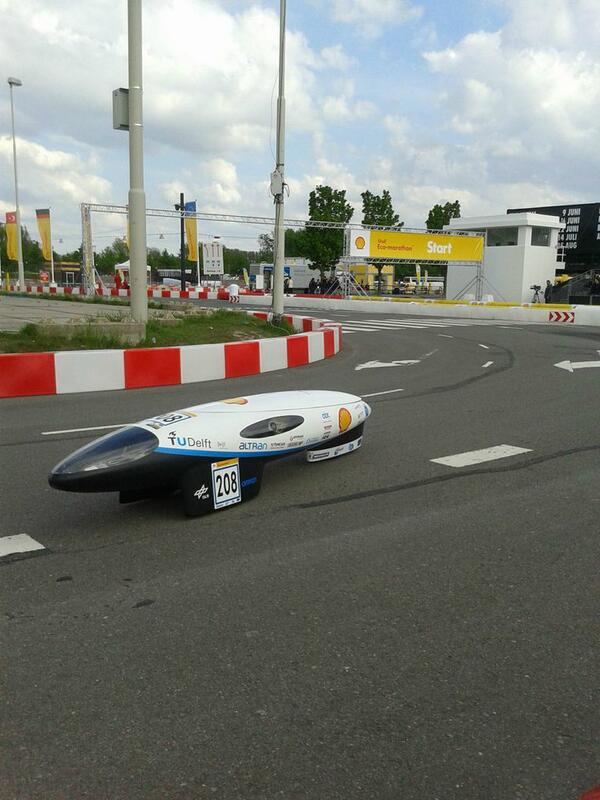 ecorunnerdelft's tweet photo. Our first day of testing is over! We are now preparing for tommorow. #SEM2013 #ecorunner http://t.co/PJp4Si8fEc