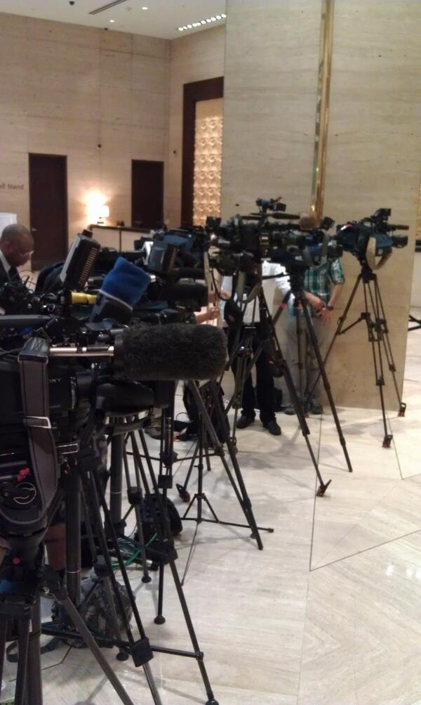 DinaKupfer's tweet image. “@BMayNews10: Welcome to the jungle #BapBapBap http://t.co/9tILTVngOY” I spy @RobbieB_on_TV