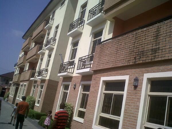 prop_solutions's tweet photo. @prop_solutions: For Rent/Sale serviced 3bedroom flat+Bq, Oniru. Price: 4.5/60m (pool,gym,cooker,Ac,washing machine) http://t.co/Uma69iRiuI