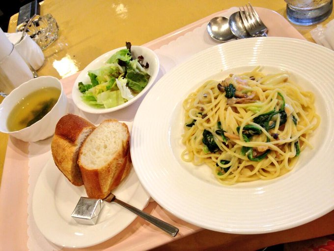 お昼ごはんー(*ﾟ▽ﾟ*)！ごちそうさまでした♪ http://t.co/43uS1rjrjr