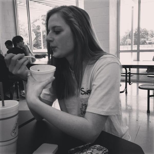 Chris96Turner's tweet image. You wanna play that way @SadieHellen fine. #eyeforaneye #toothforatooth #imfightindirty #sucker