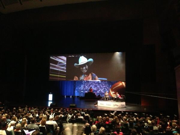 Cheesenips's tweet photo. Samridhi from @SheratonCalgary wins the Mayor's White Hat Award!! Amazing!!! Congrats!!! #whitehatyyc http://t.co/TY2jVjSV22
