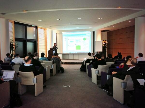 tuxtof's tweet image. Deuxième journée du #clubdesexperts #VMware 
Session deep dive sur vCOps 5.7