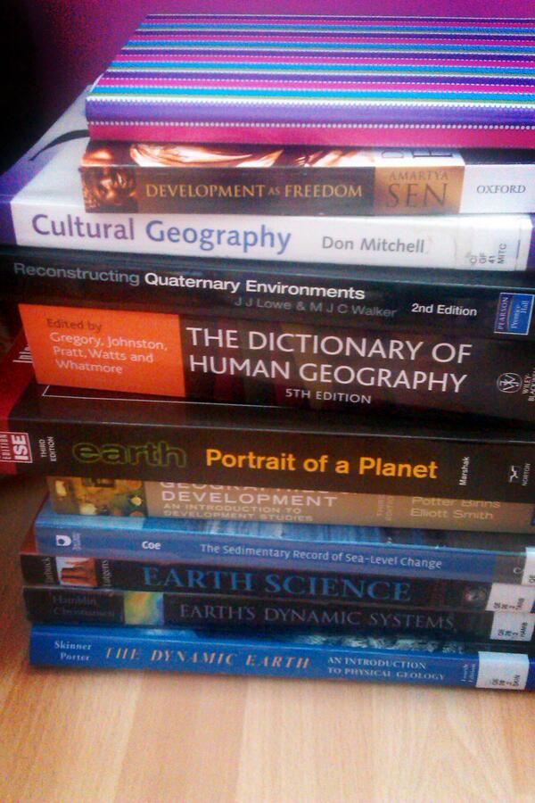 Beckyyy_xo's tweet image. Just a bit of light reading. #geographyproblems #uniproblems