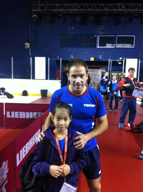 A la salle d'échauffement hier matin avec la plus jeune joueuse des mondiaux (11ans) qui vient du Kirghizistan.