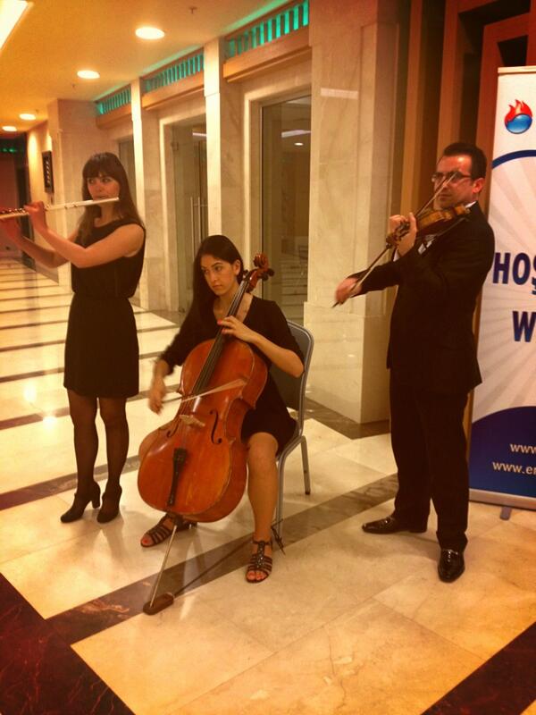 efectis's tweet image. Lansmanimiz klasik muzik esliginde basladi. Misafirlerimizi
Bekliyoruz.