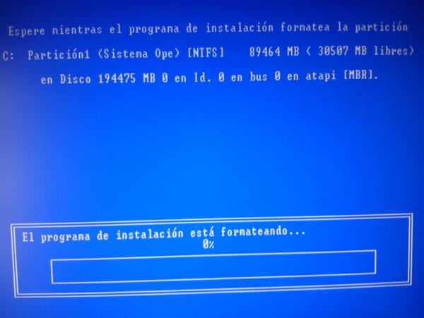 domingogarciaa's tweet image. No sé por qué, cada vez que veo esta pantalla me da un ''no sé qué''... Jejeje... #perderdatos #formatC #windows