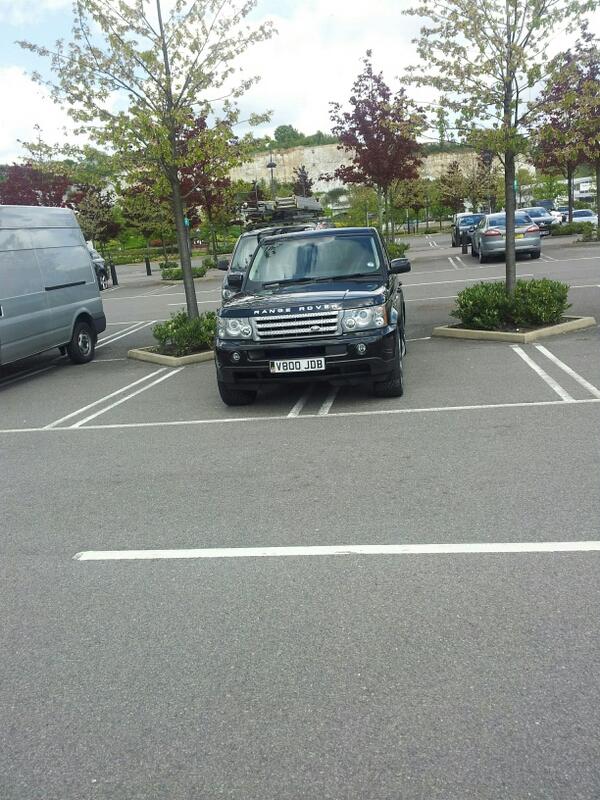 V800 JDB displaying Inconsiderate Parking