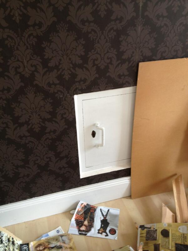 jonnymills17's tweet image. #secretsafe