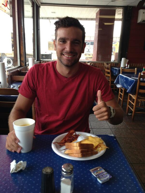 AUsammybusch's tweet photo. Great to have Subi back in town! First BBQ house experience! #ihadto #Auburnsoulfood #WarDamn http://t.co/IAxAcBpBsP