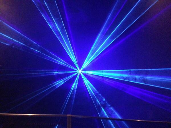 apollohelden's tweet photo. “@Ruudvhelden: @apollohelden nieuwe laser bijna klaar http://t.co/5b2o7Wi0wu” voor het weekend: zat. AstroParty &amp; zon. TeenagePinksterParty!