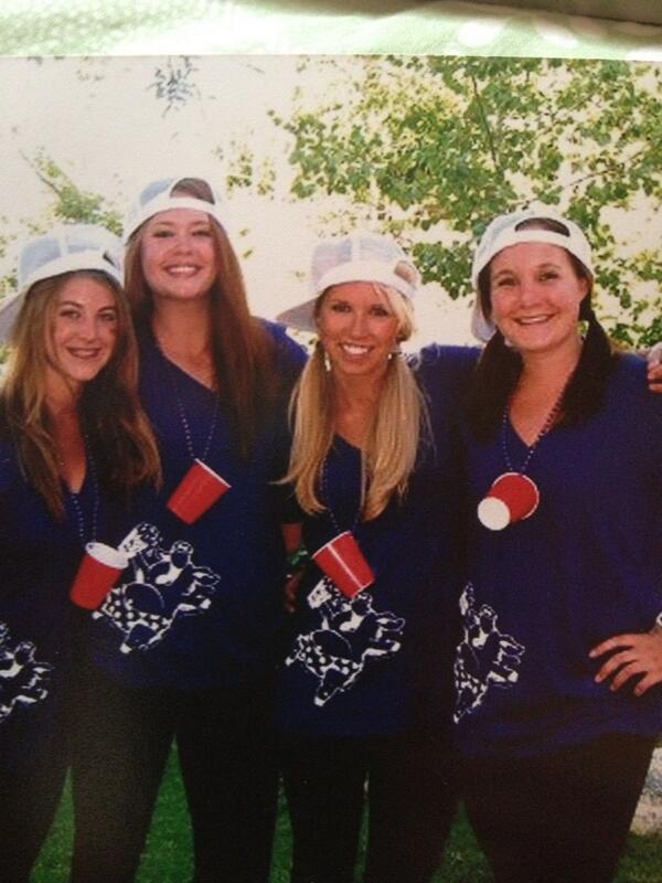amyharmon22's tweet photo. #tbt pig wrestling "team hammed" http://t.co/0UyTixaLuz
