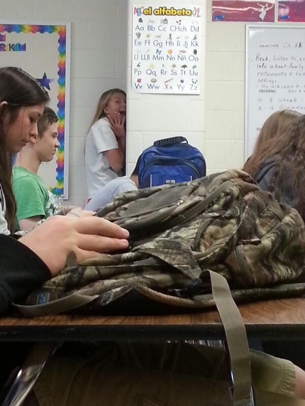 Kenulift's tweet image. I wonder where @MadlynRileey3 is :D #DuringClass #ShesCrazy