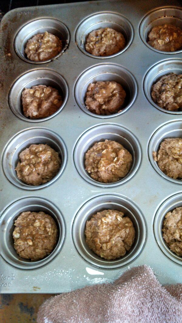 Mel_Kel3's tweet photo. Baking is fun with maple brown sugar muffins! #alvachow http://t.co/GWC23K6Q6A