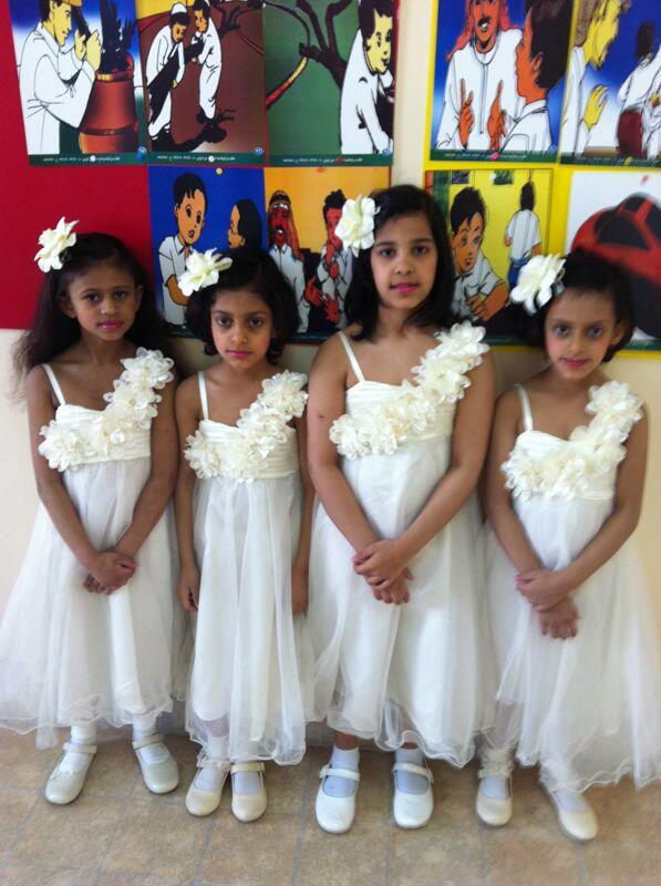 m3had_G's tweet photo. طالبات الصف الثانى اﻻبتدائي المشاركات بفقره بحفلنا الختامى http://t.co/LIjqsxWt6z