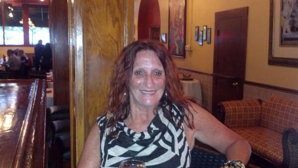 simonsay08's tweet photo. @magee333 Celebrating a milestone! She has treated me to a great 40th celebration http://t.co/r7n4EMbDkk