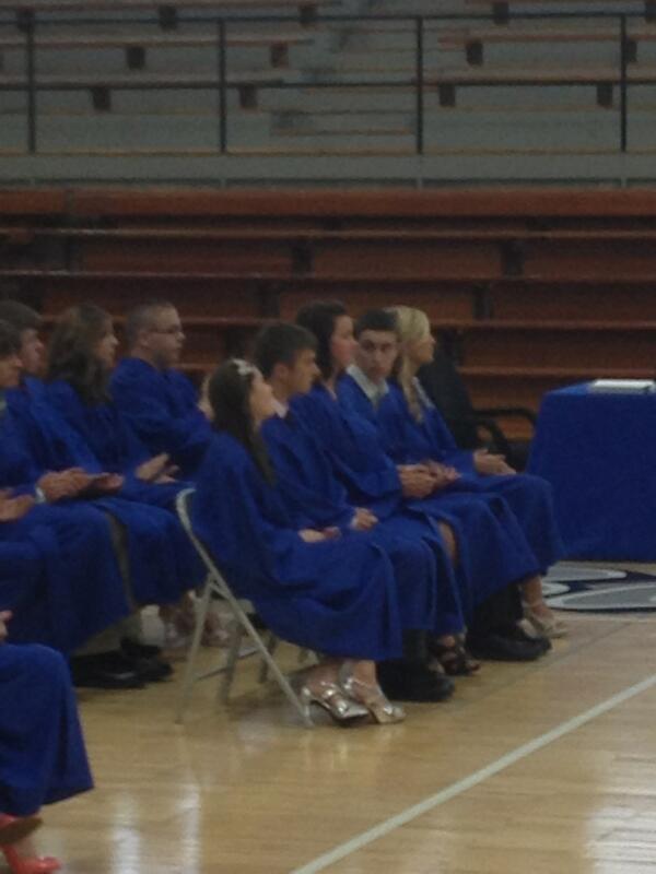 bradymcmasters1's tweet photo. Felt bad for @Arnett_7 the people he had to sit by<<< sorry Justin http://t.co/e1mqHr5jUF