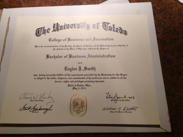 taylorjsmitty's tweet photo. Now it's real #graduation #illdrinktothat http://t.co/ORjDE2gc9w