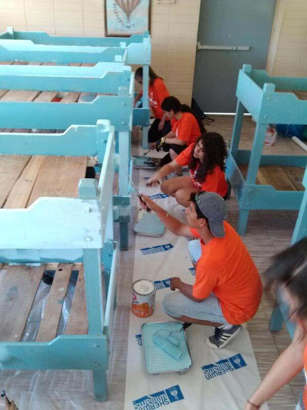 Alumnos de PREPA UVM restauran literas en Casa Hogar Instituto Kino con amigos de Phoenix gracias a Ciudades Hermanas