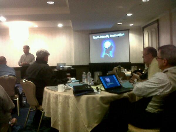 Con los instructores CRS siguiendo un interesante programa para formadores en Washington