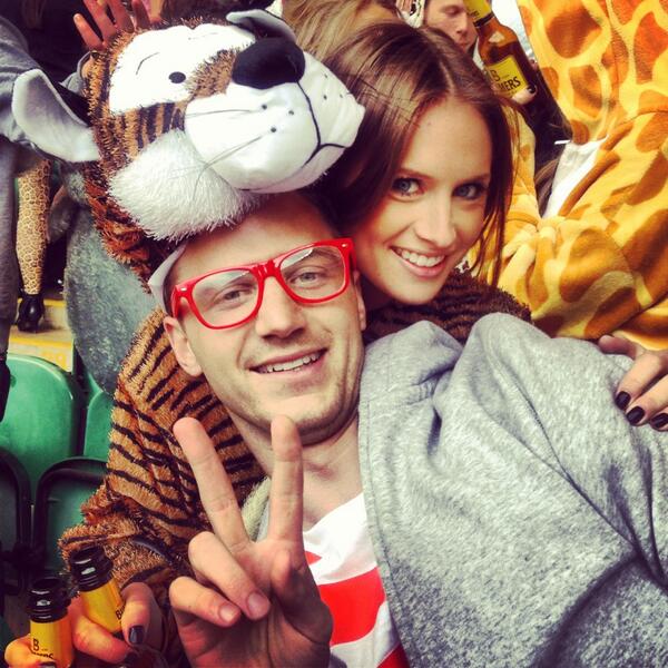 KatieFeaver1's tweet photo. @sarahpeters8 @Hey_Ell When 2 become 1 #rugbysevens http://t.co/Ve4AF6uV15